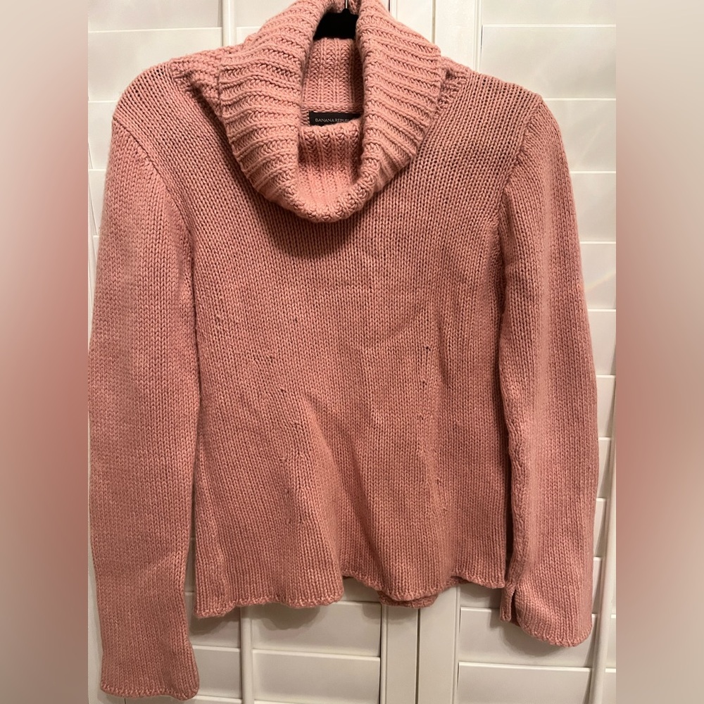 Banana Republic mauve (dusty pink) sweater